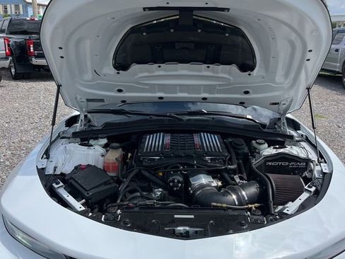 Used 2019 Chevrolet Camaro ZL1 RWD image 21