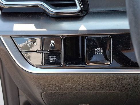 Used 2023 Kia Sportage EX AWD/4WD image 25