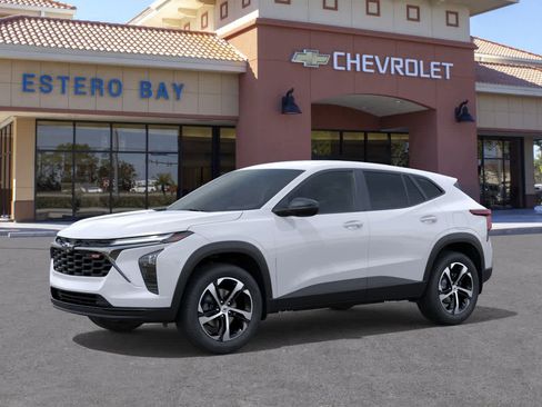 New 2026 Chevrolet Trax RS w/ Driver Confidence Package image 2