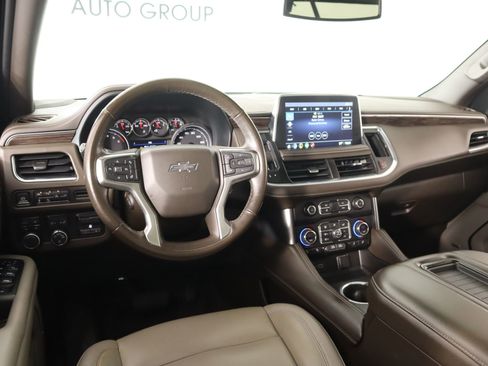 Used 2021 Chevrolet Tahoe Z71 w/ Z71 Signature Package AWD/4WD image 2