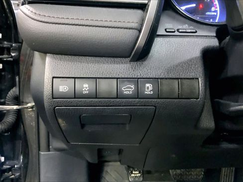 Used 2019 Toyota Camry LE image 34