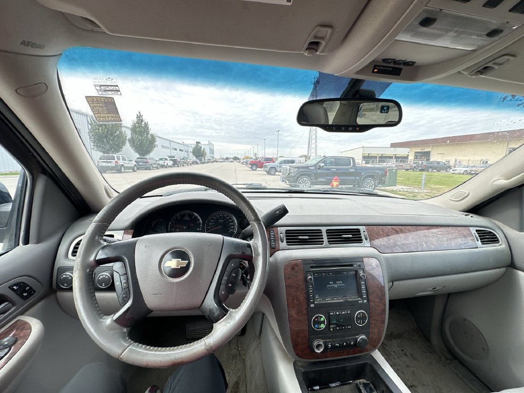 Used 2007 Chevrolet Suburban LTZ w/ LTZ Preferred Equipment Group AWD/4WD image 10