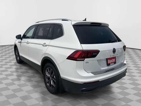 Used 2024 Volkswagen Tiguan SE w/ Panoramic Sunroof Package AWD/4WD image 8
