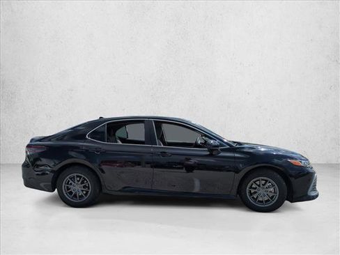 Used 2023 Toyota Camry LE FWD image 4