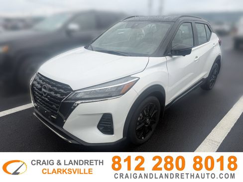 Used 2024 Nissan Kicks SR w/ SR Premium Package FWD image 1