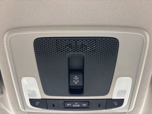 Used 2024 Honda HR-V EX-L image 16