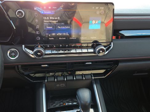 Used 2023 Chevrolet Colorado Z71 w/ Z71 Convenience Package 2 image 21