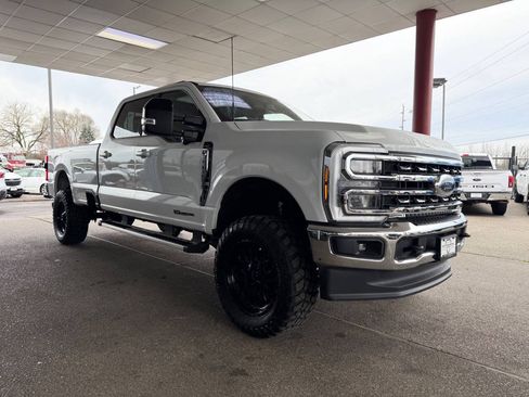 Used 2024 Ford F350 Lariat AWD/4WD image 4