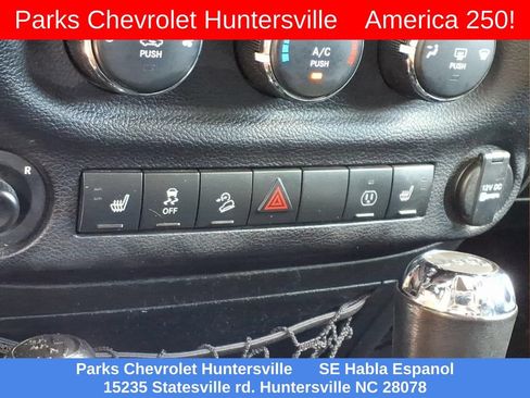 Used 2017 Jeep Wrangler Unlimited Sahara w/ Connectivity Group AWD/4WD image 9
