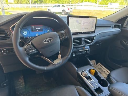 Used 2024 Ford Escape Platinum AWD/4WD image 10