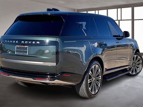 Used 2023 Land Rover Range Rover Autobiography image 2