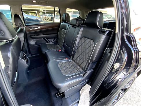 Used 2024 Volkswagen Atlas SEL Premium R-Line AWD/4WD image 29