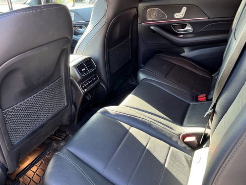 Used 2023 Mercedes-Benz GLS 450 4MATIC image 10