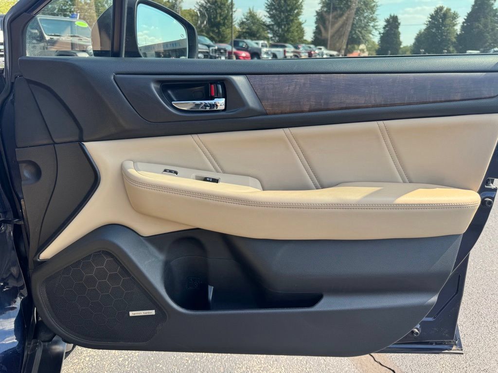 Used 2018 Subaru Outback 3.6R Limited AWD/4WD image 16