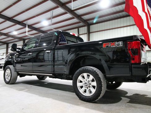 Used 2017 Ford F250 Platinum w/ Platinum Ultimate Package image 8