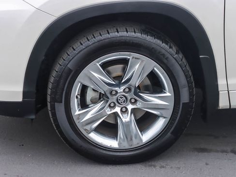 Used 2018 Toyota Highlander Limited image 9
