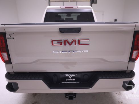 New 2026 GMC Sierra 1500 Pro w/ Graphite Edition image 4