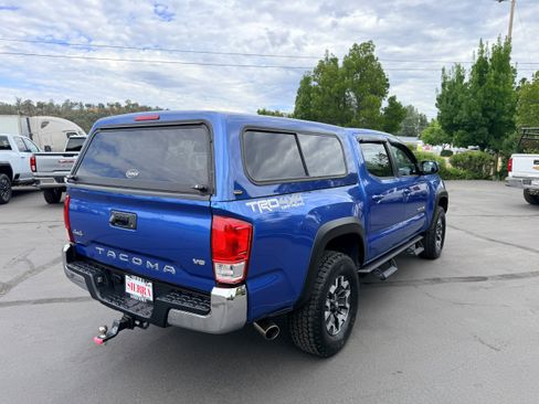 Used 2017 Toyota Tacoma TRD Off-Road w/ Tow Package AWD/4WD image 6