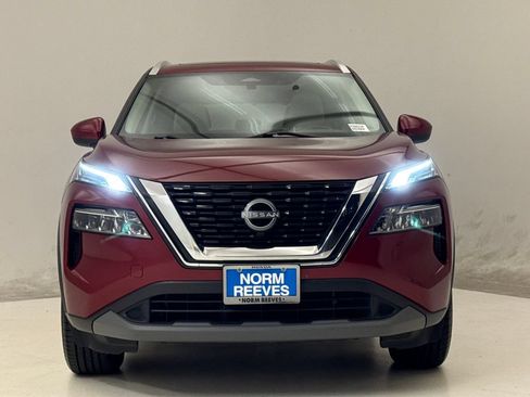 Used 2023 Nissan Rogue SV w/ SV Premium B Package FWD image 3