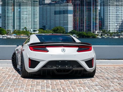 Used 2017 Acura NSX image 3