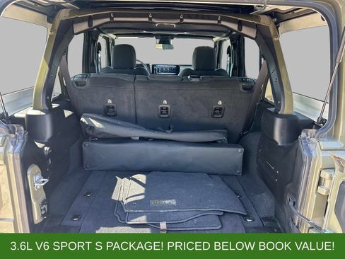 Used 2025 Jeep Wrangler Unlimited Sport AWD/4WD image 11