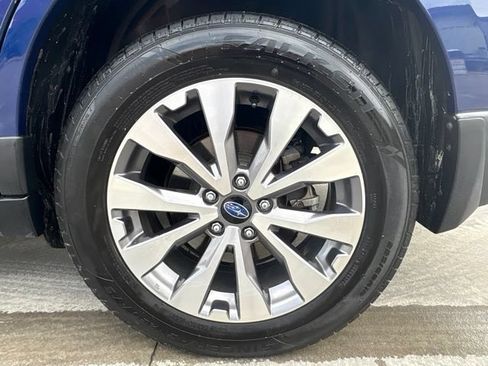 Used 2017 Subaru Outback 3.6R Touring AWD/4WD image 9