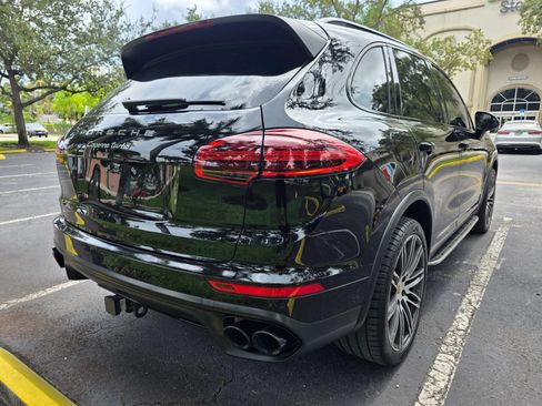 Used 2016 Porsche Cayenne Turbo S AWD/4WD image 5