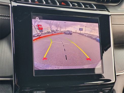 Used 2025 Jeep Grand Cherokee Laredo X image 22