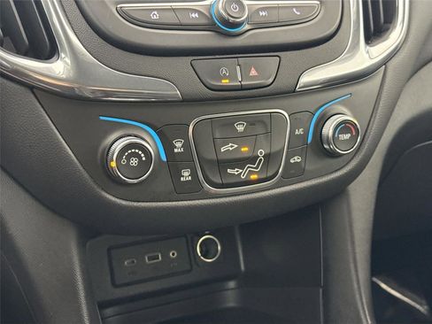 Used 2023 Chevrolet Equinox LT image 23