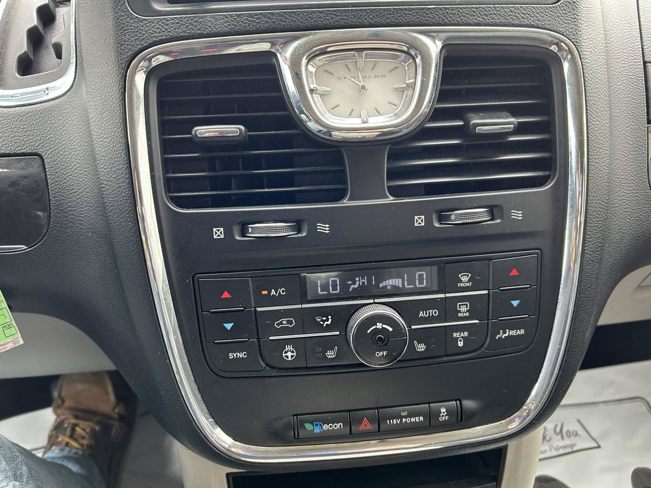 Used 2013 Chrysler Town & Country Touring-L w/ Driver Convenience Group FWD image 23
