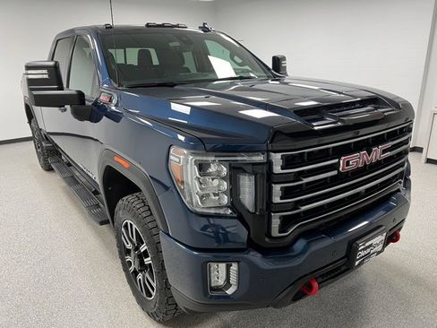 Used 2020 GMC Sierra 2500 AT4 w/ AT4 Premium Package image 3