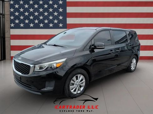 Used 2016 Kia Sedona L FWD image 2
