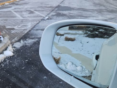 Used 2025 Volvo XC90 B6 Plus w/ Protection Package image 18