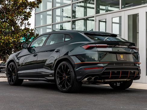 Used 2024 Lamborghini Urus S image 9