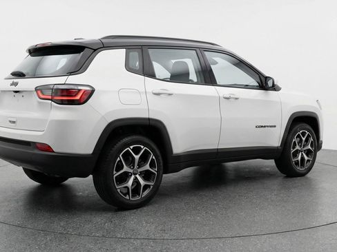 Used 2025 Jeep Compass Limited AWD/4WD image 9