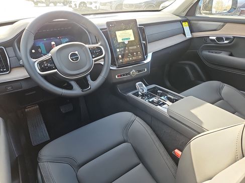 New 2026 Volvo XC90 B6 Plus w/ Protection Package Premier image 3