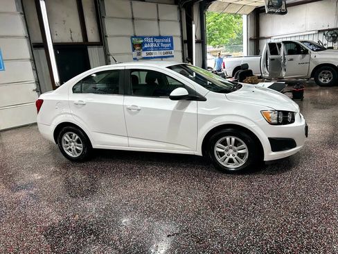 Used 2014 Chevrolet Sonic LT image 3