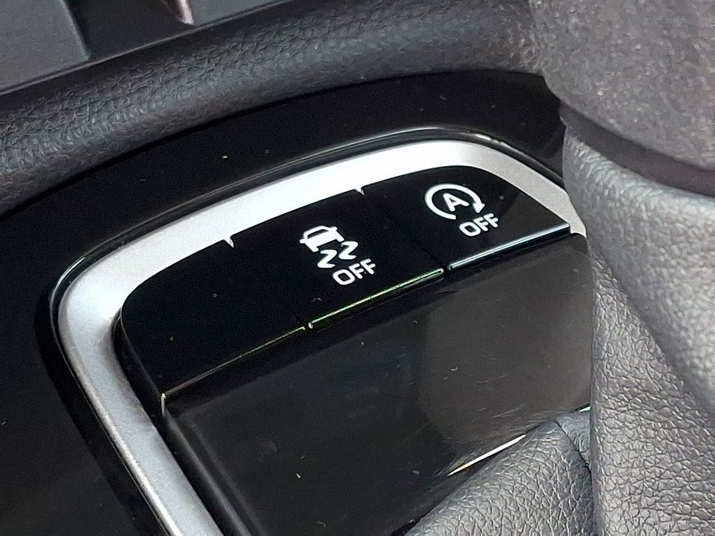 Used 2025 Toyota Corolla Cross XLE w/ Convenience Package AWD/4WD image 25