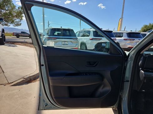Used 2025 Hyundai Kona SEL FWD image 12