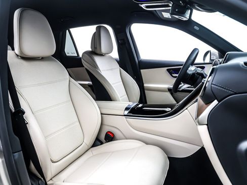 Certified 2023 Mercedes-Benz GLC 300 image 9