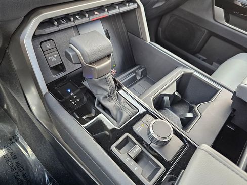 New 2026 Toyota Tundra Limited AWD/4WD image 32
