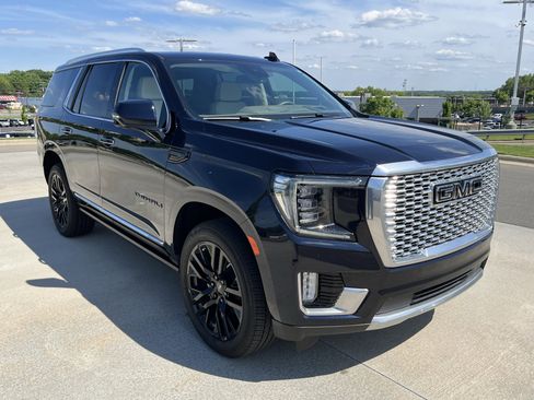 Used 2023 GMC Yukon Denali AWD/4WD image 1