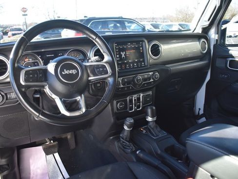 Used 2022 Jeep Wrangler Unlimited Sahara image 17