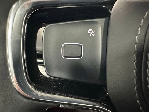 Used 2025 Lincoln Navigator Reserve image 19