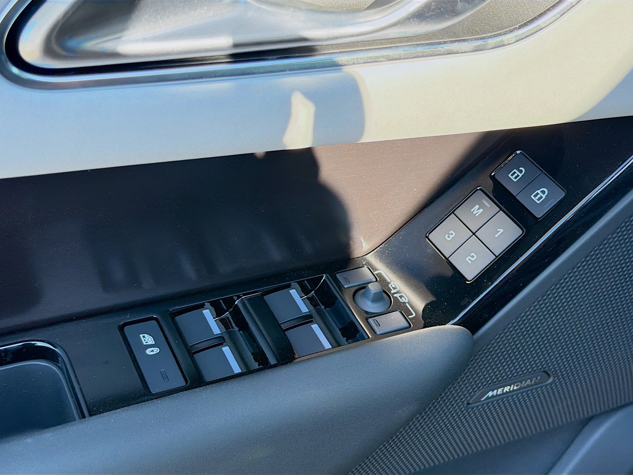 New 2026 Land Rover Range Rover Velar Dynamic SE AWD/4WD image 22