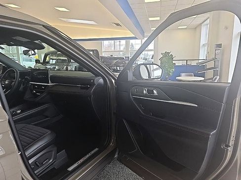 Used 2026 Ford Explorer ST-Line image 36