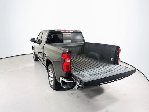 Used 2022 Chevrolet Silverado 1500 LTZ w/ LTZ Premium Package AWD/4WD image 25
