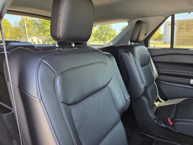 Used 2021 Ford Explorer Limited w/ Equipment Group 301A RWD image 33