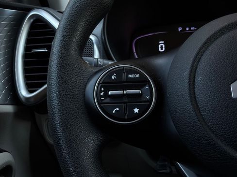 Used 2023 Kia Soul FWD image 32