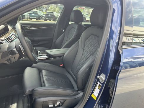 Used 2022 BMW 540i w/ M Sport Package image 12